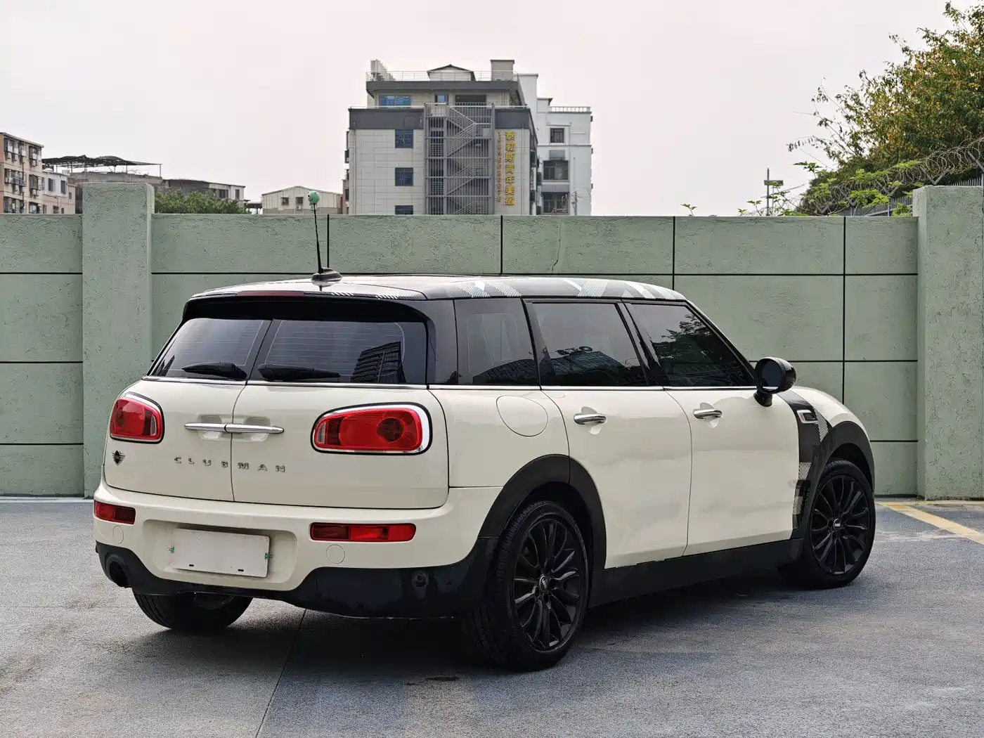 MINI CLUBMAN 2019 1.5T ONE Aesthetics Edition фото 14