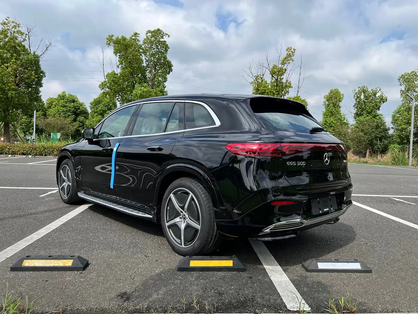 Mercedes-Benz EQS SUV 2026 2025 Model 500 4MATIC