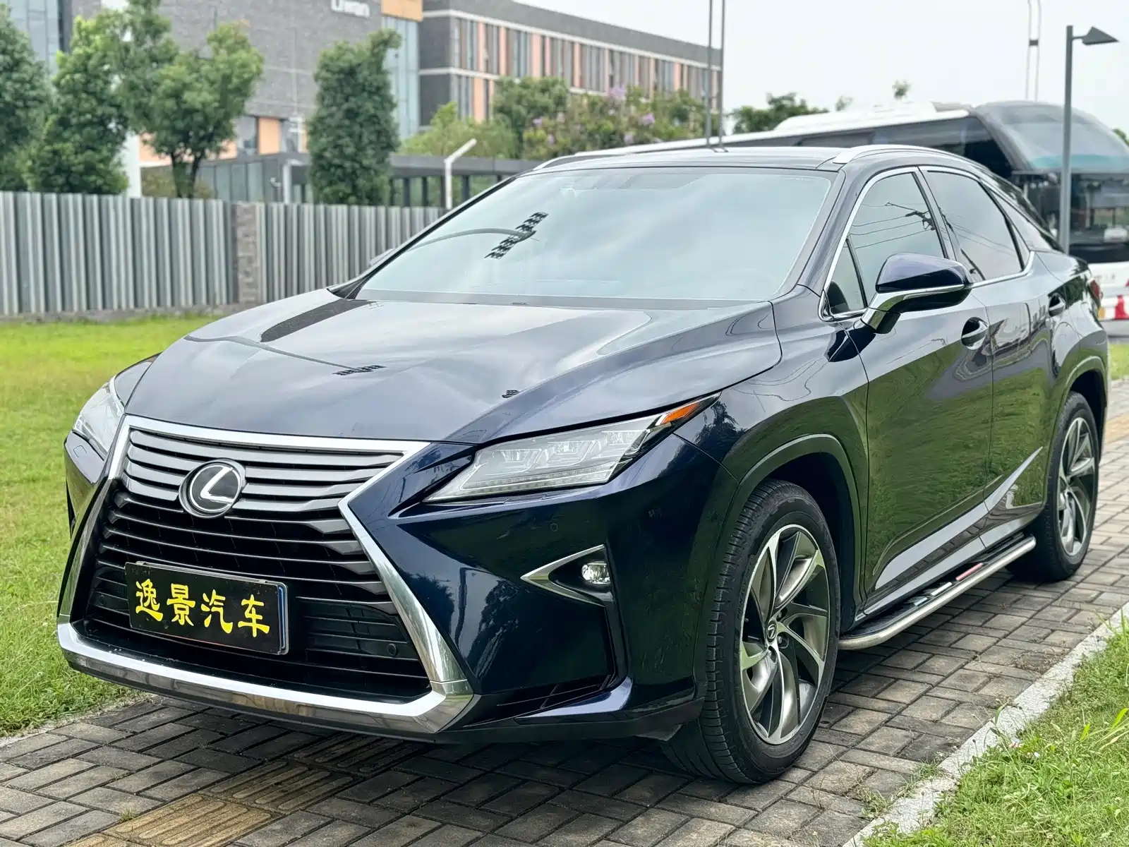 صورة 1 - Lexus RX