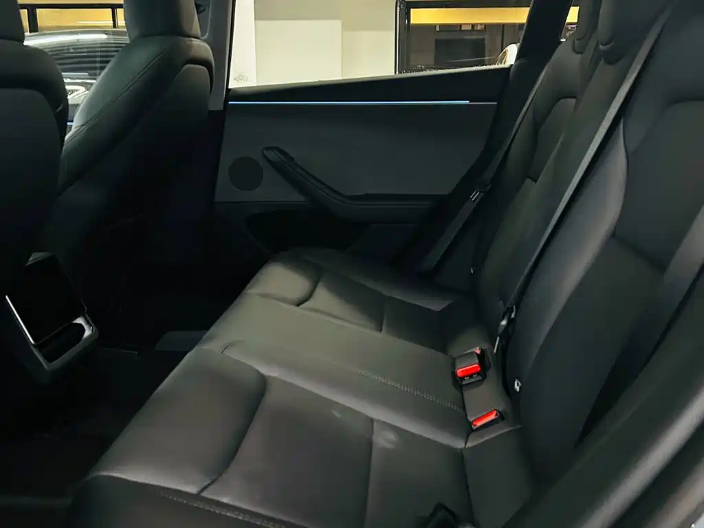 Tesla Model 3 2026 2025 Model Year Facelift Rear-Wheel Drive