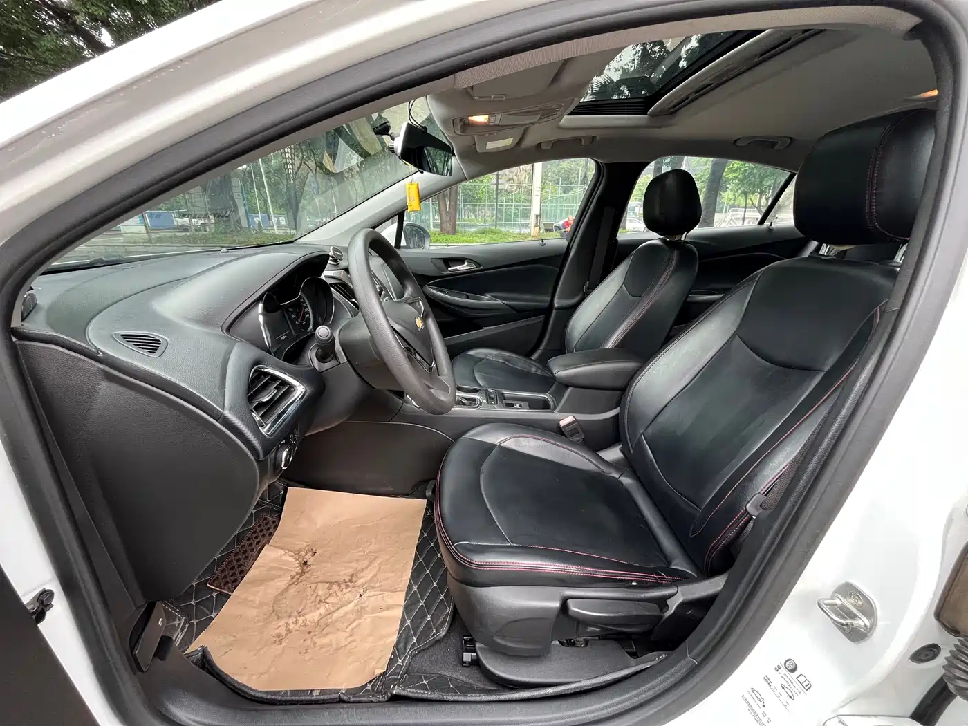 Chevrolet Cruze 2017 1.5L Automatic Pioneer Sunroof фото 9