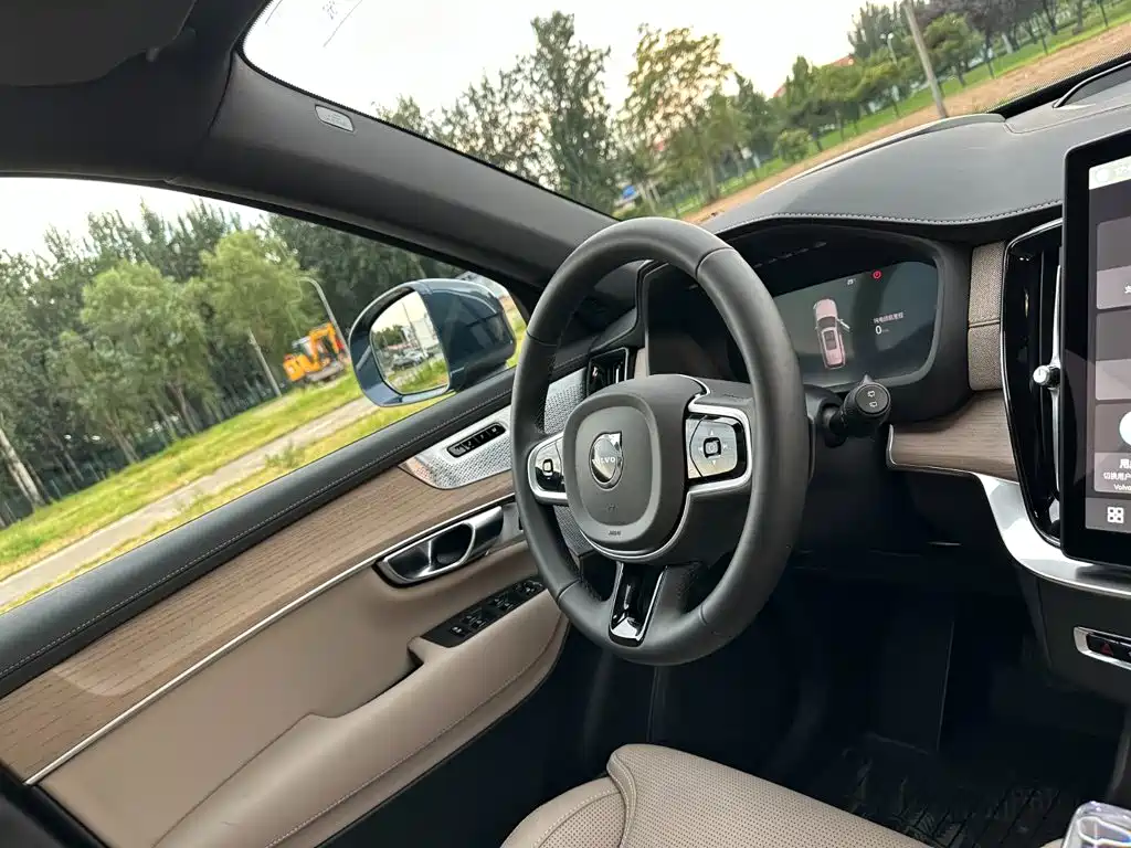 Volvo XC90 Plug-in Hybrid 2026 2025 Facelift T8 Smart Premium Luxury 7-seater