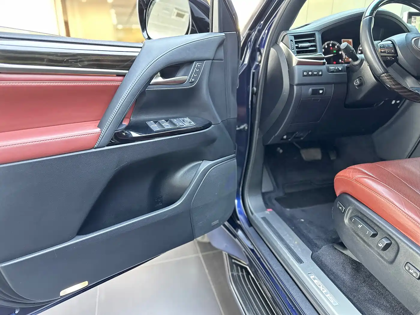 Lexus LX 2017 570 Dynamic Luxury фото 25