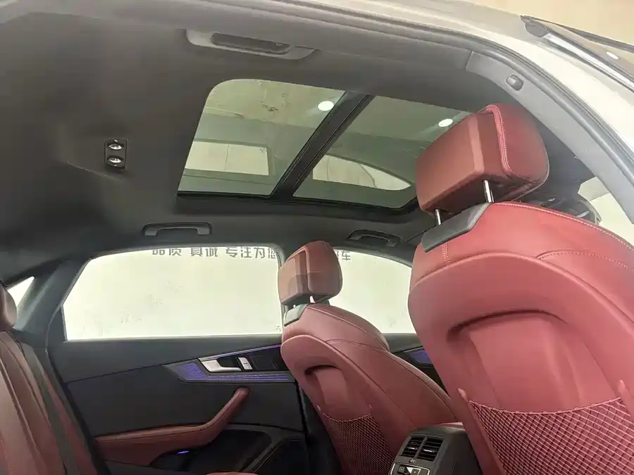 Audi A4L 2025 2 Million Celebration Edition 40 TFSI Luxury Dynamic фото 17