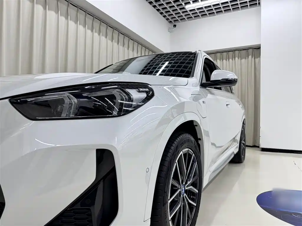 BMW iX1 2023 eDrive25L X Design Package фото 7