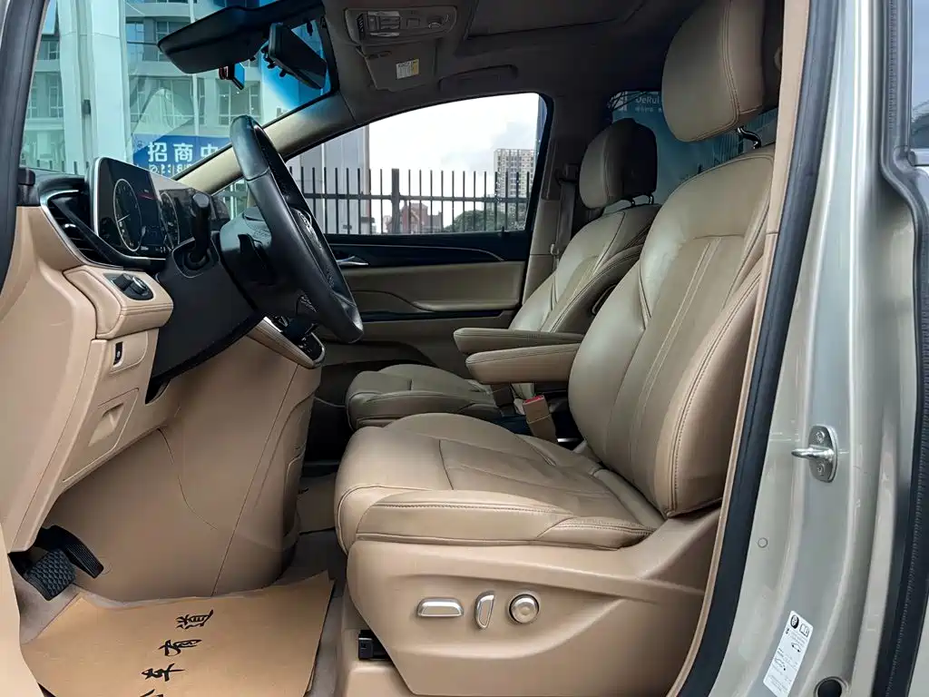Фото 3 - Buick GL8