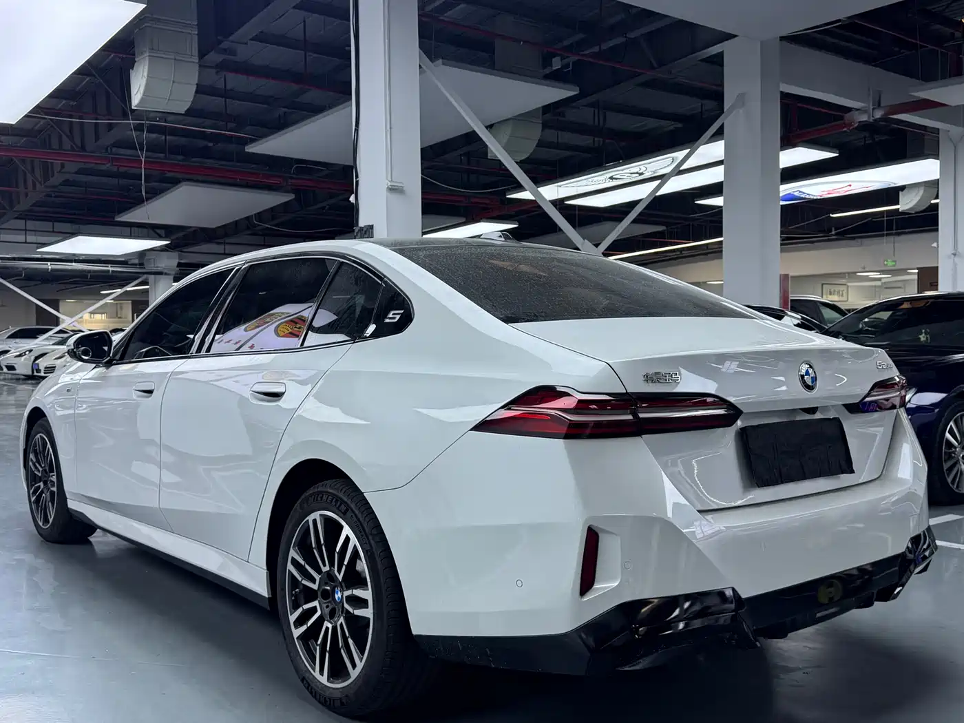 BMW 5 Series 2025 525Li M Sport Package фото 24