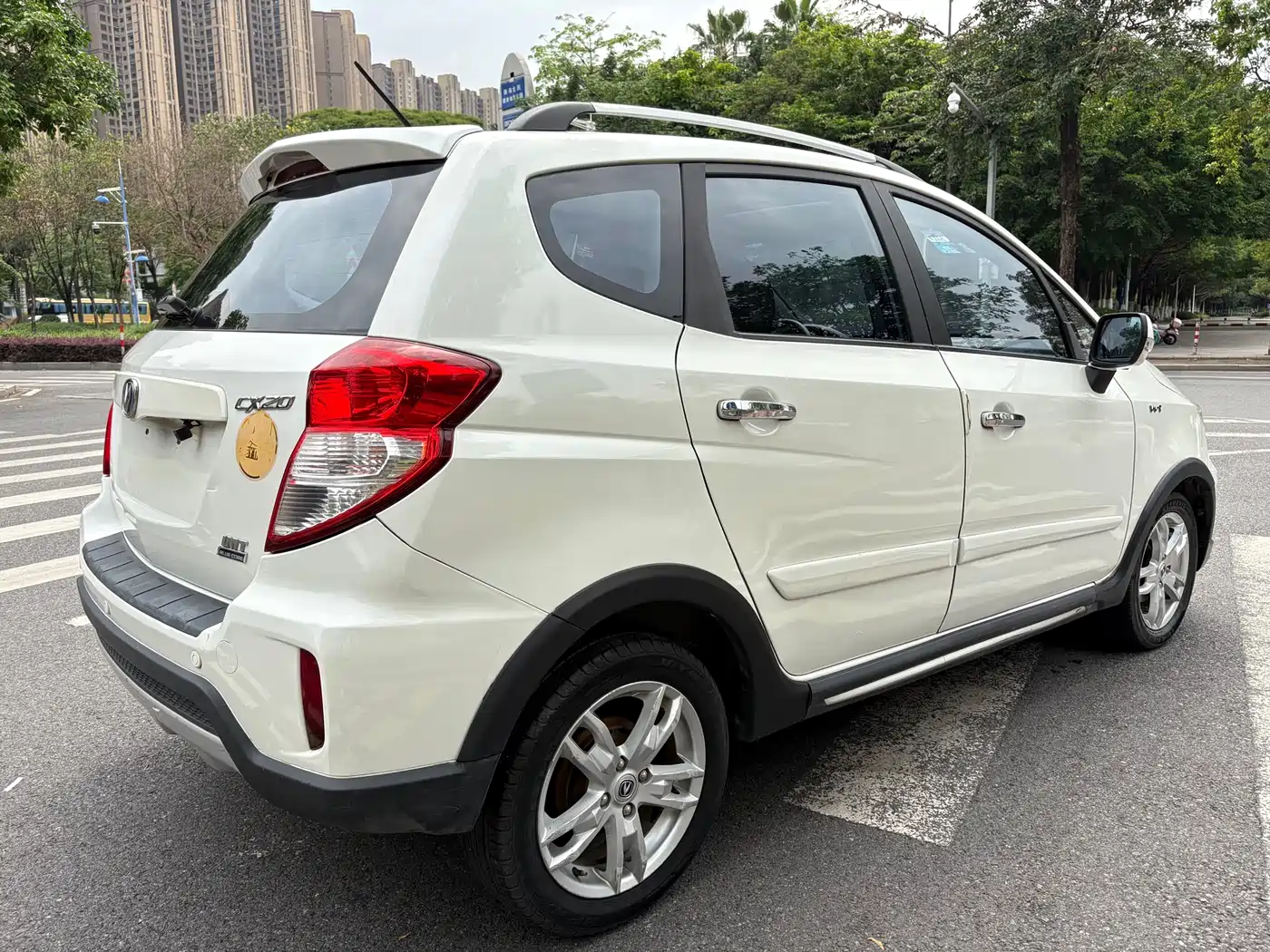 Changan CX20 2015 2014 1.4L IMT Sunroof Navigation Edition (China V)