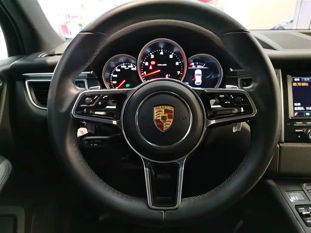 Porsche Macan 2016 Macan 2.0T фото 10