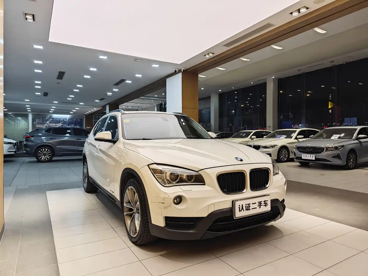 BMW X1 2013 sDrive18i Sport Design Package фото 5