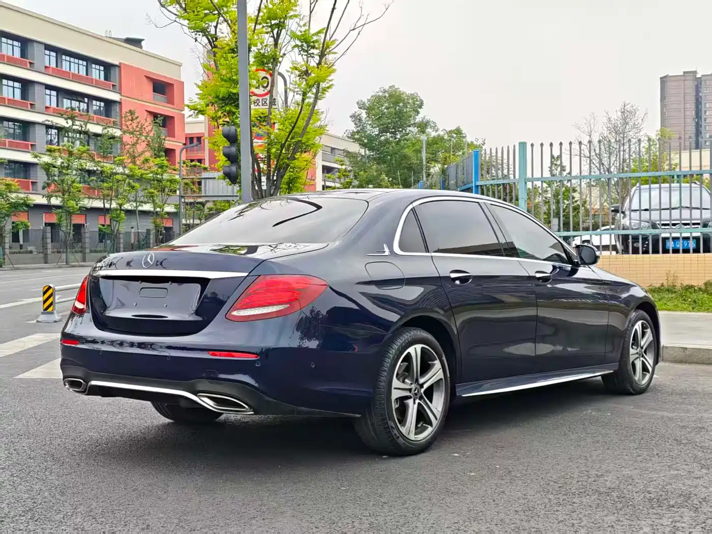 Mercedes-Benz E-Class 2018 E 200 L Sport фото 7