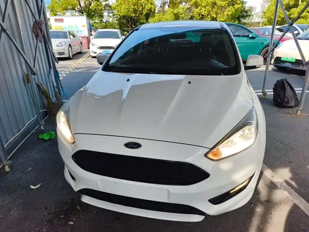 Фото 3 - Ford Focus
