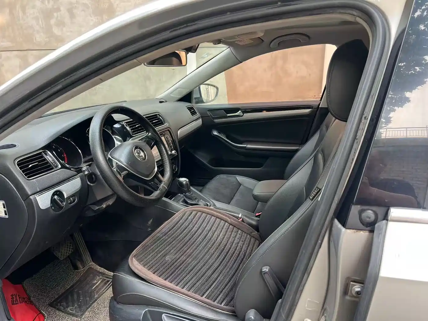 Volkswagen Sagitar 2015 230TSI Automatic Comfort фото 4
