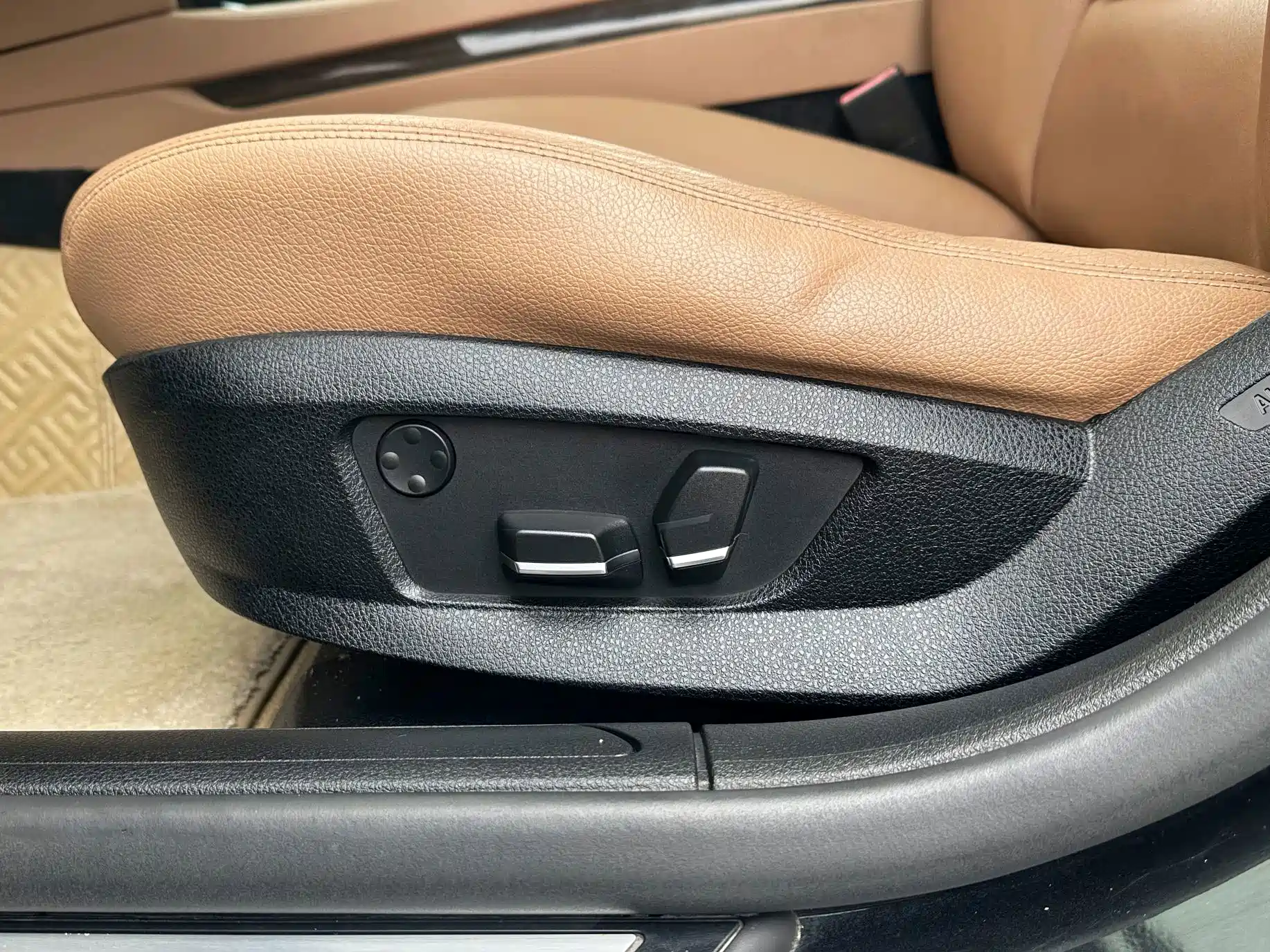 Фото 12 - BMW 7 Series