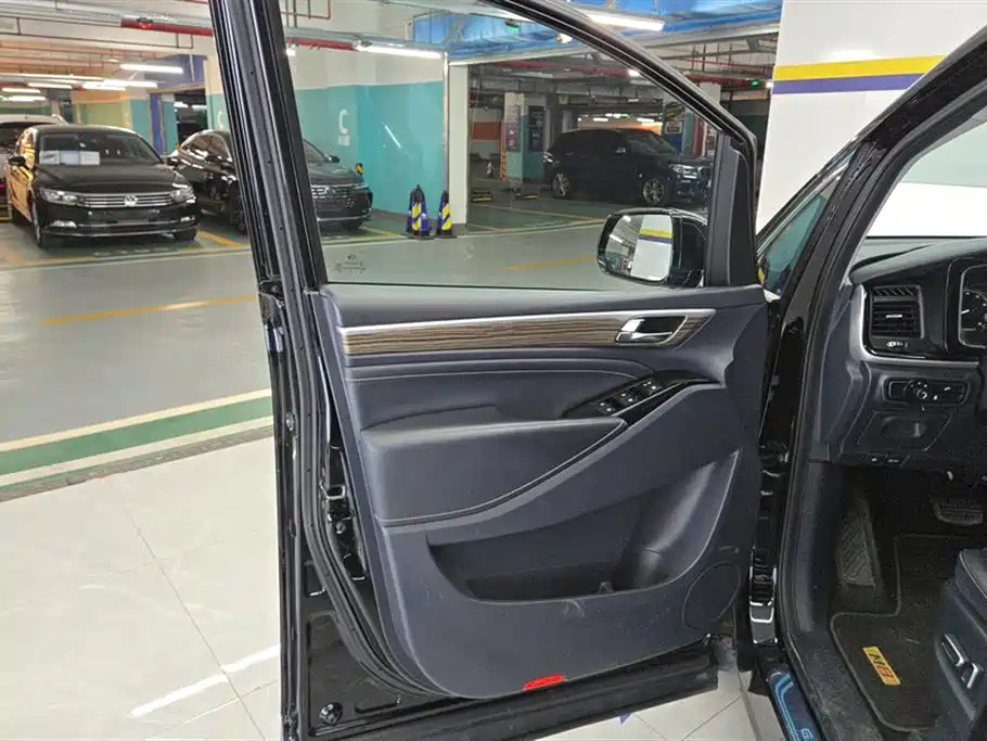 GAC Trumpchi Trumpchi M8 2023 Leading Series 390T Premium Edition фото 7
