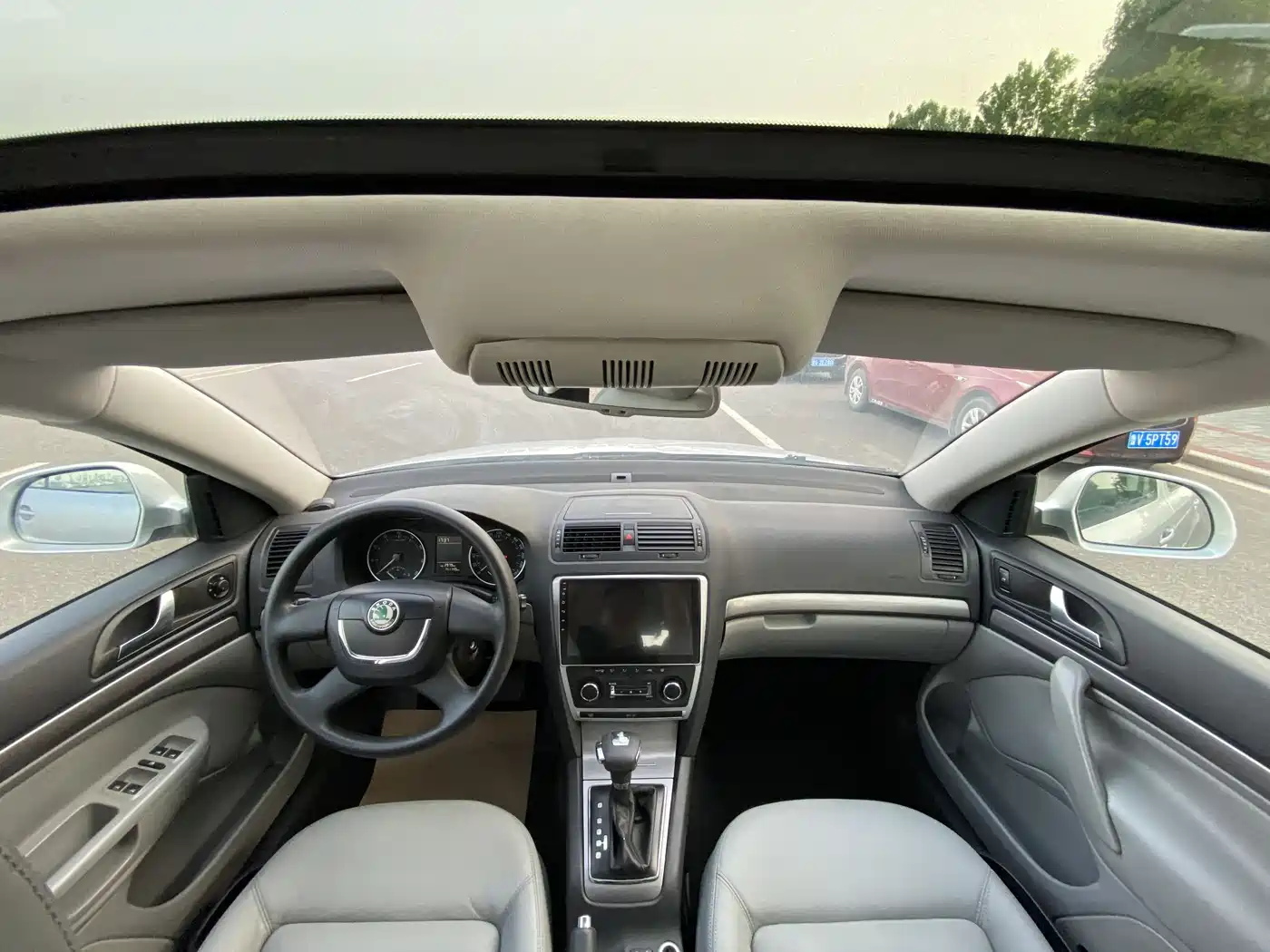 Škoda Octavia 2013 1.6L Automatic Prestige Edition фото 8