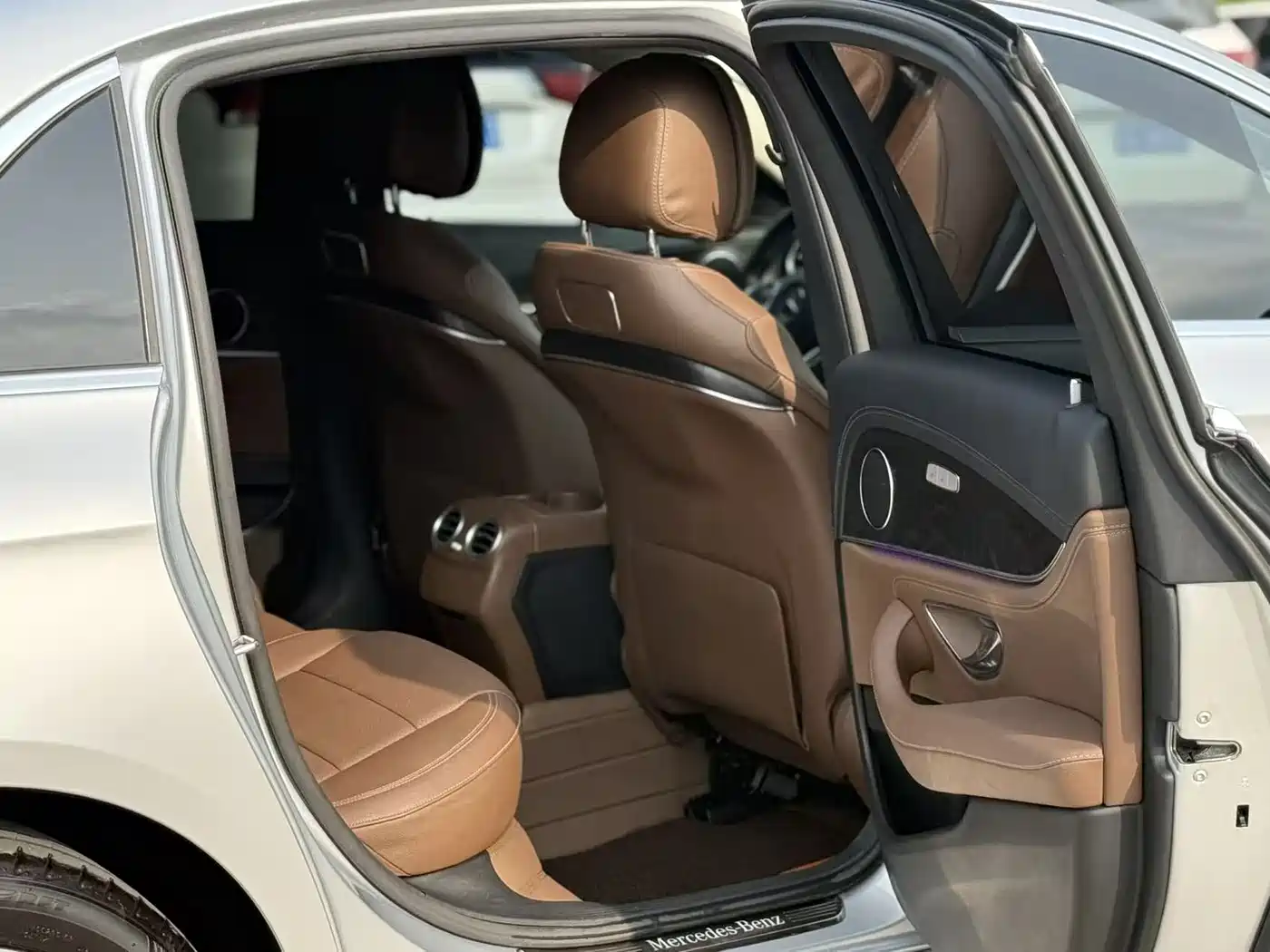 Mercedes-Benz E-Class 2016 E 200 L Sport Type фото 11