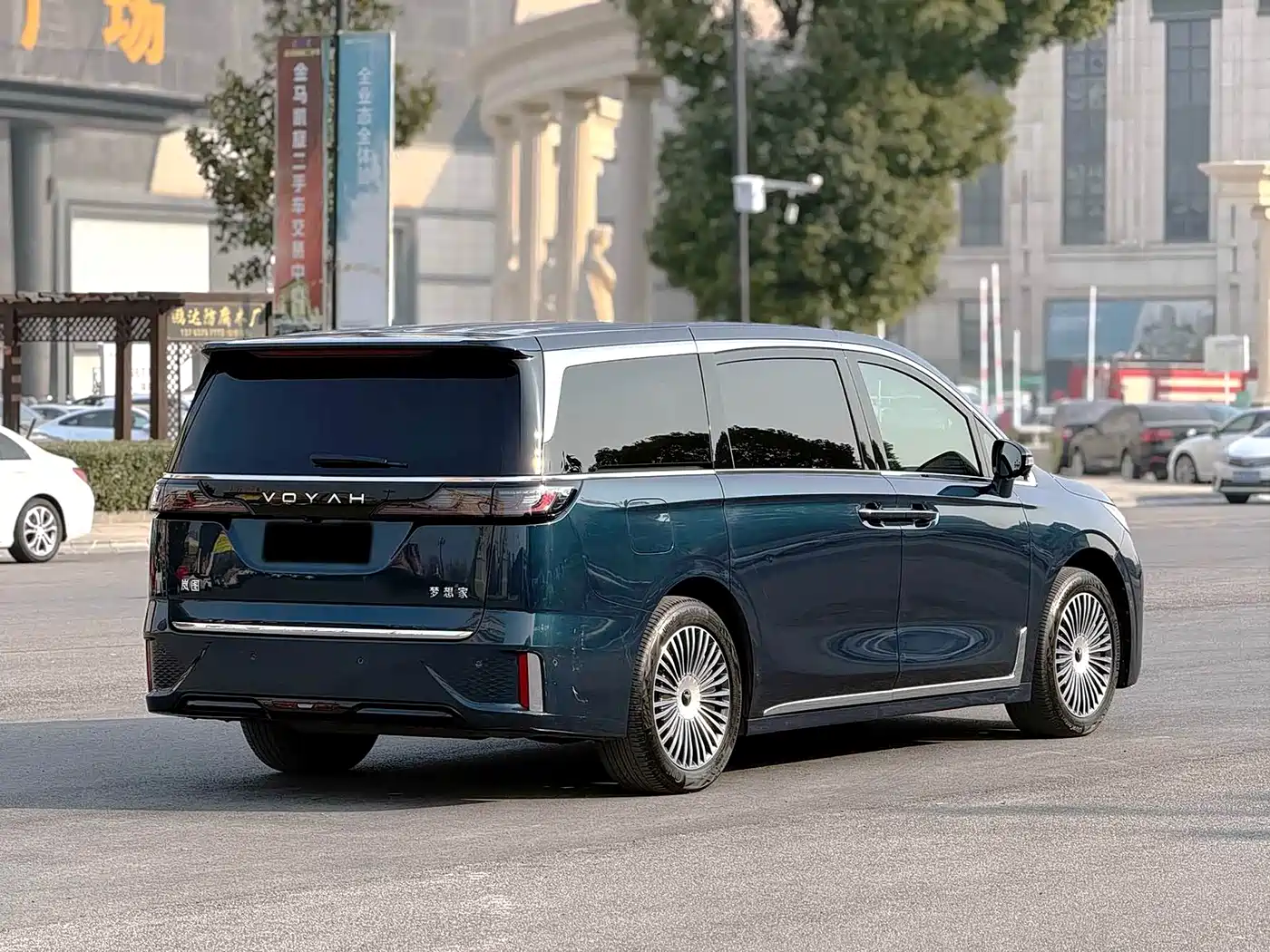 Voyah Auto Voyah Dreamer 2025 PHEV AWD Flagship Kunpeng Edition фото 15
