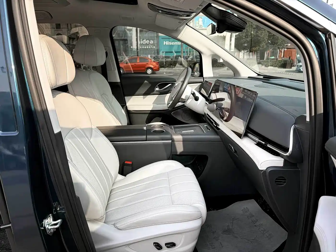 Voyah Auto Voyah Dreamer 2025 PHEV AWD Flagship Kunpeng Edition фото 8