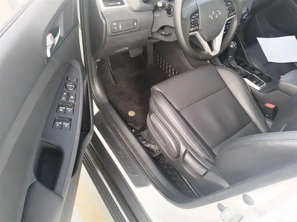 Hyundai Tucson 2015 1.6T Dual Clutch 2WD Smart фото 16