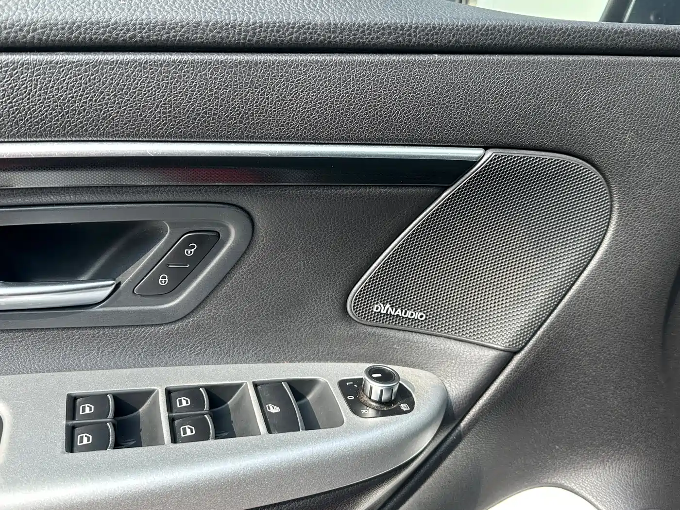 Volkswagen Eos 2011 Model 2.0TSI фото 16