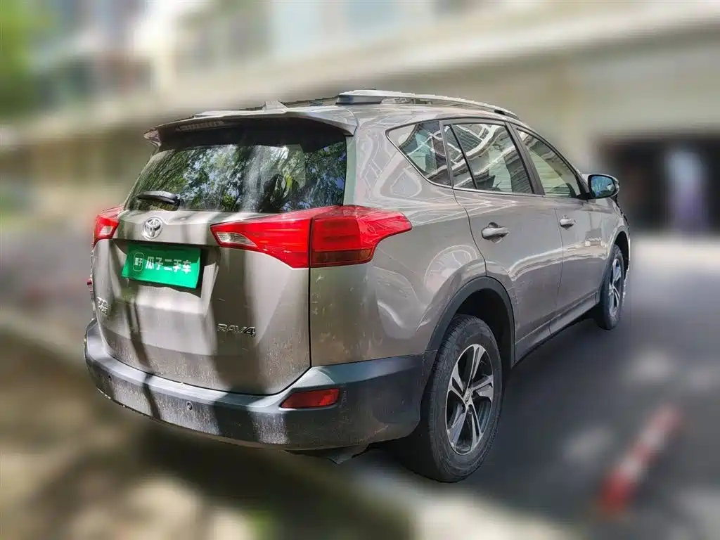 Toyota RAV4 Rongfang 2015 2.0L CVT 2WD Trend Edition фото 5