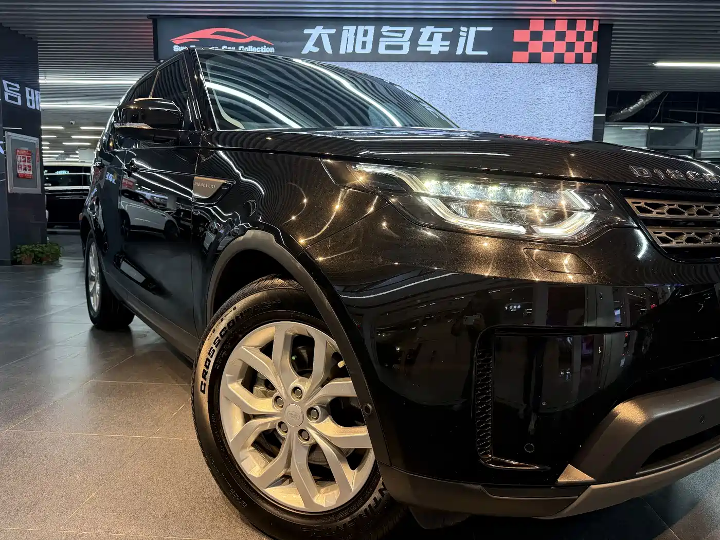 Land Rover Discovery 2019 2.0T SE фото 4