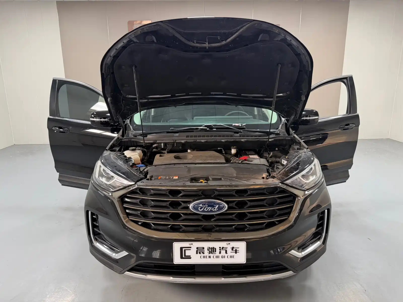 Фото 15 - Ford Edge