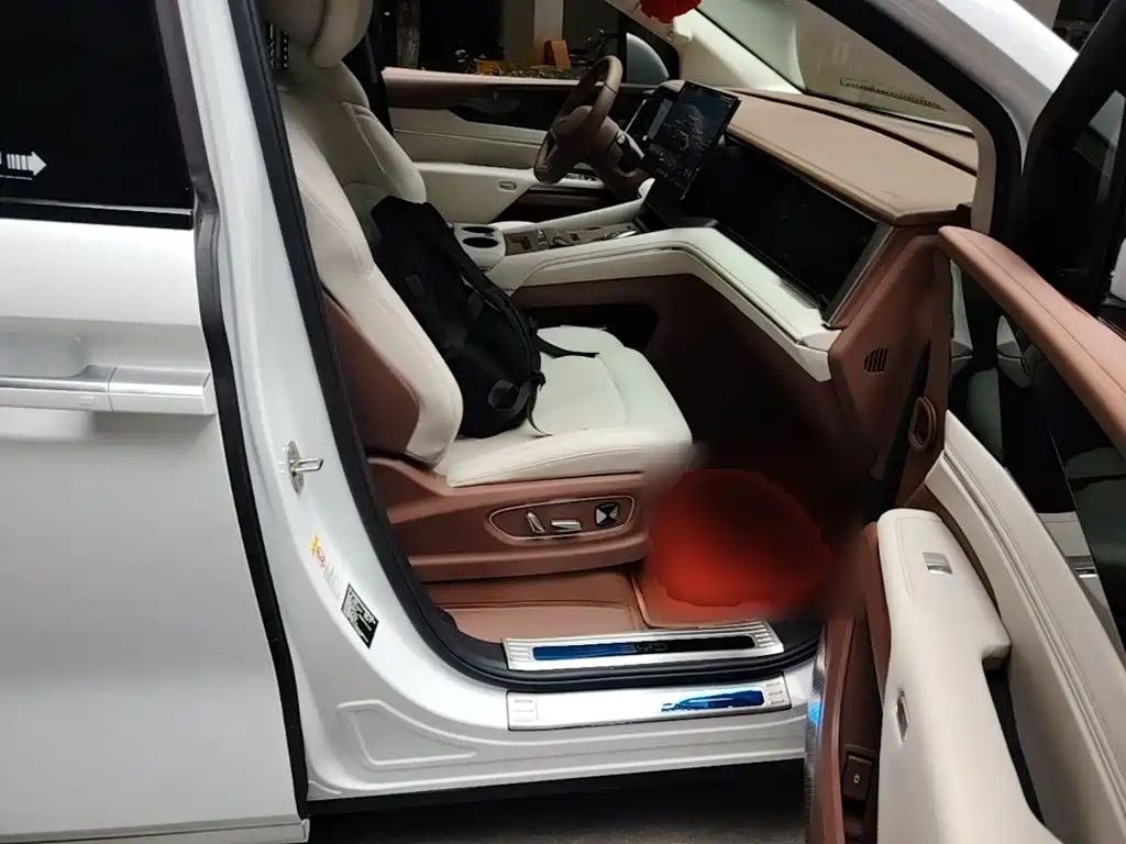 BYD Xia 2025 2025 DM-i 1.5T 180km Surpass Edition