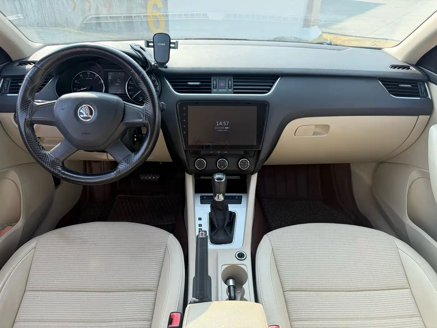 Škoda Octavia 2015 1.6L Automatic逸杰版 фото 8