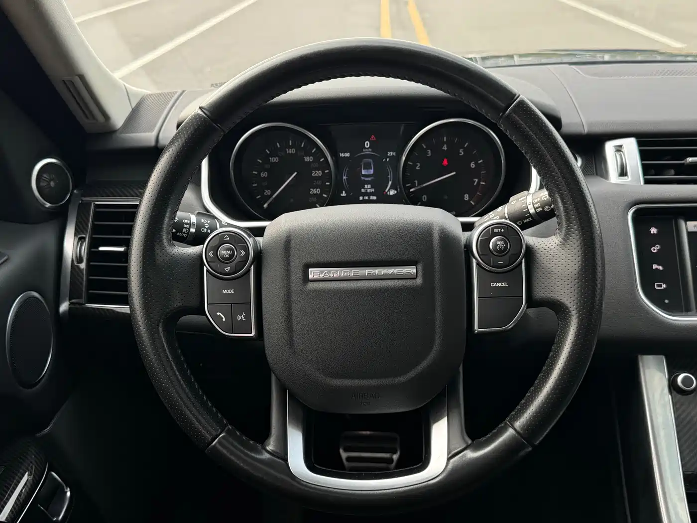Land Rover Range Rover Sport 2016 Model 3.0 SC V6 SE фото 26
