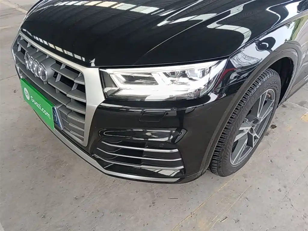 Audi Q5L 2020 Facelift 40 TFSI Honor Fashion фото 18