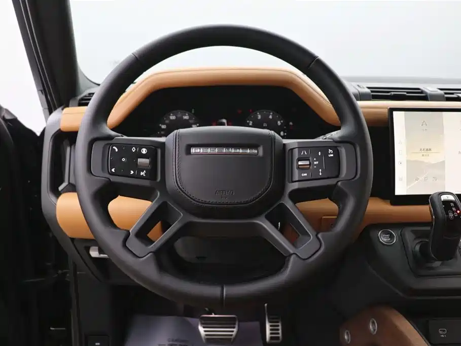 Land Rover Defender 2024 110 3.0T P400 X фото 16