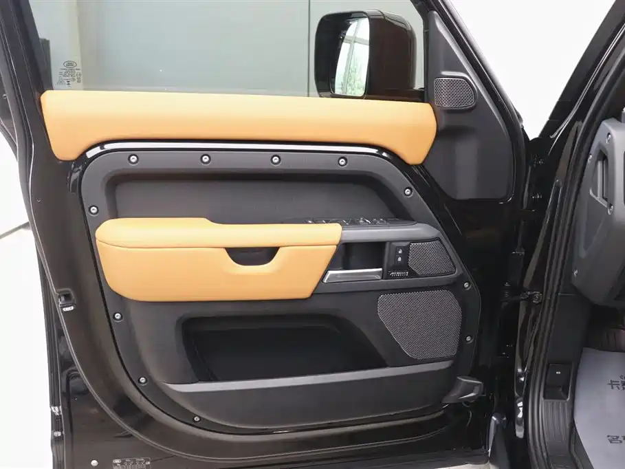Land Rover Defender 2024 110 3.0T P400 X фото 10