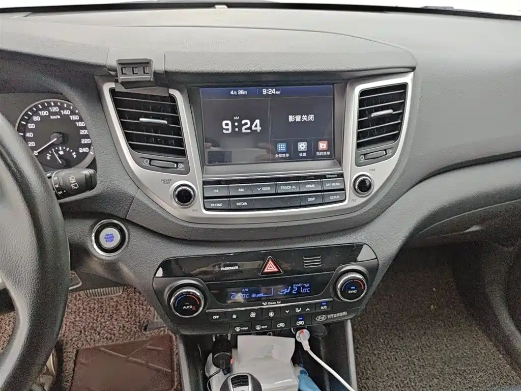 Hyundai Tucson 2015 1.6T Dual Clutch 2WD Leading фото 6