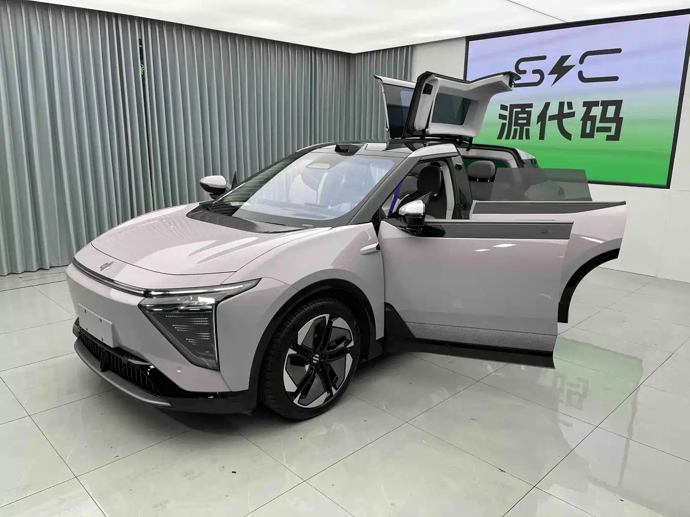 HiPhi GAO HE HIPHI Y