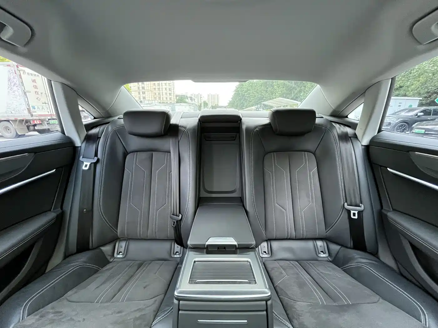 Audi A7L 2024 45 TFSI Luxury фото 9