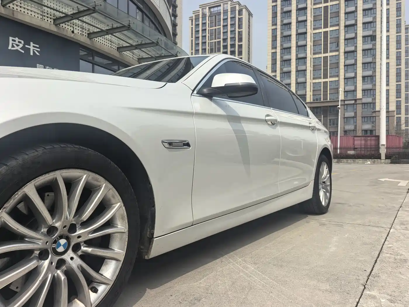 BMW 5 Series 2017 520Li Classic Edition фото 7