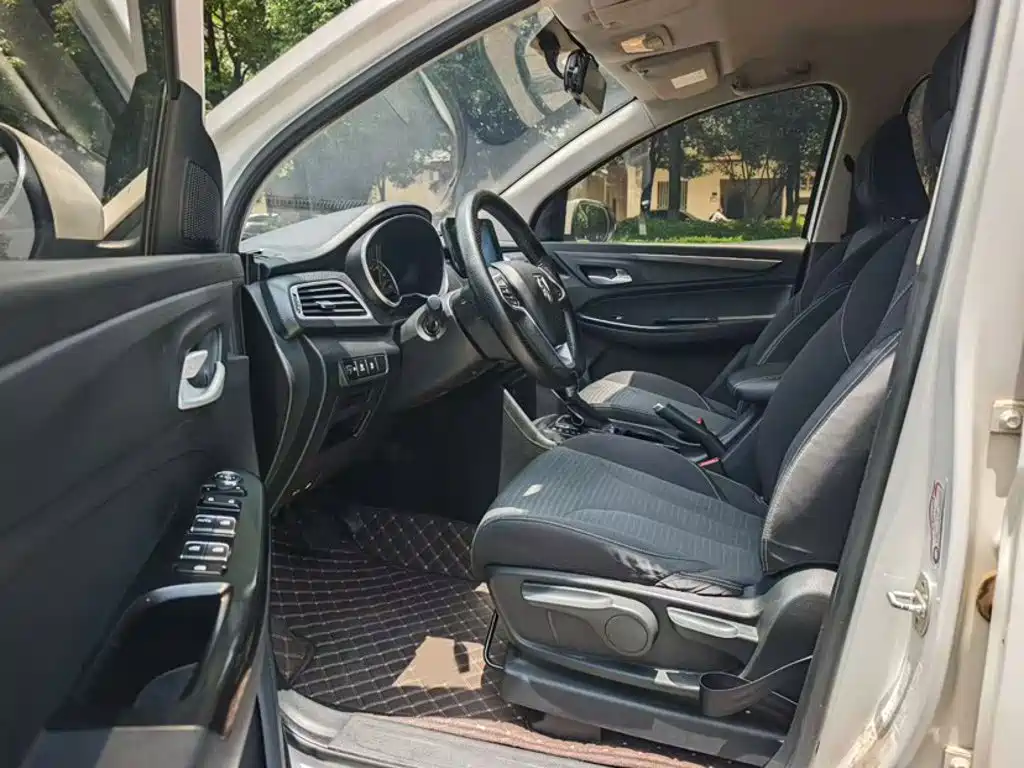 Baojun 730 2020 2019 1.5T CVT Fashion 7-Seater China V