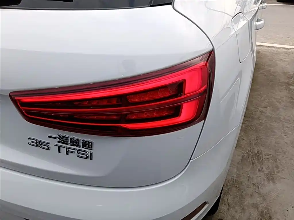 Audi Q3 2018 30th Anniversary Edition 35 TFSI Fashion фото 8
