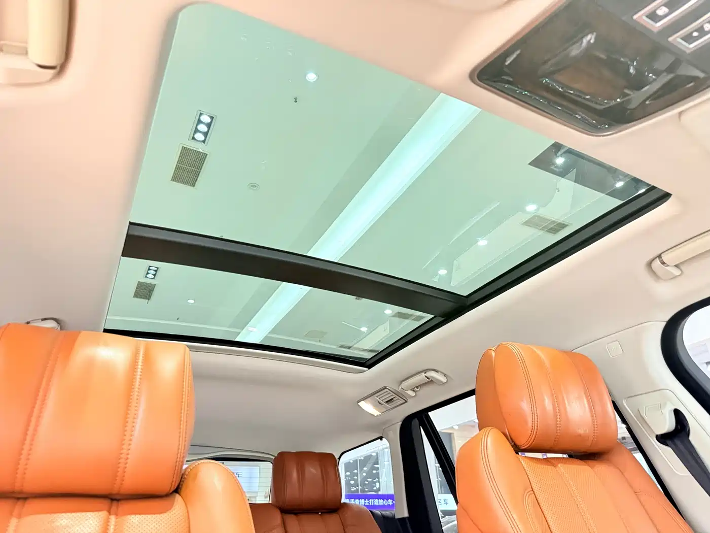 Land Rover Range Rover 2014 3.0 SC V6 Vogue SE Genesis Extended Edition фото 17