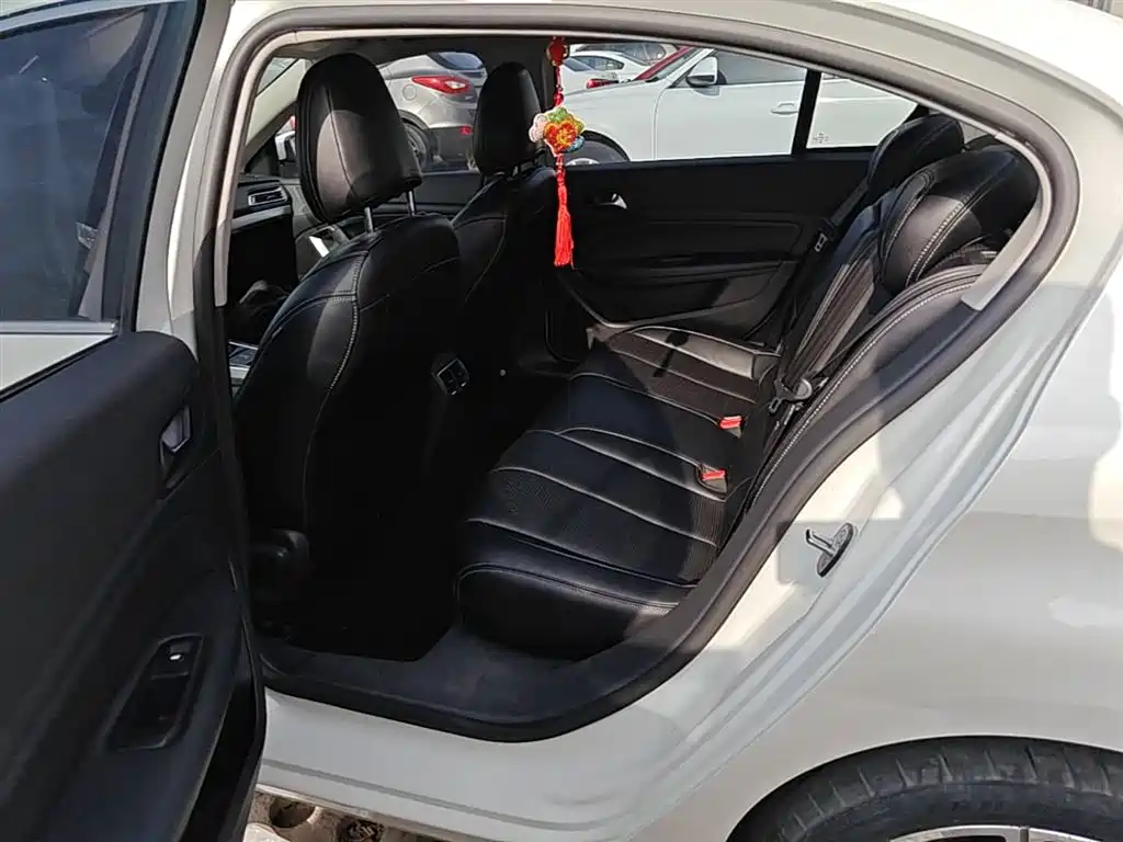 Peugeot 408 2016 1.6T Automatic Luxury Edition фото 17
