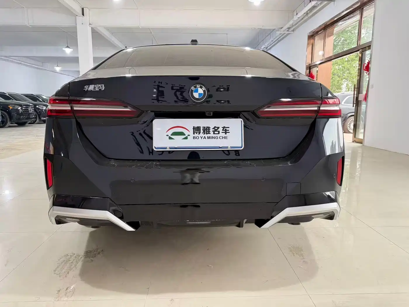 BMW 5 Series 2025 530Li xDrive M Sport Package фото 4