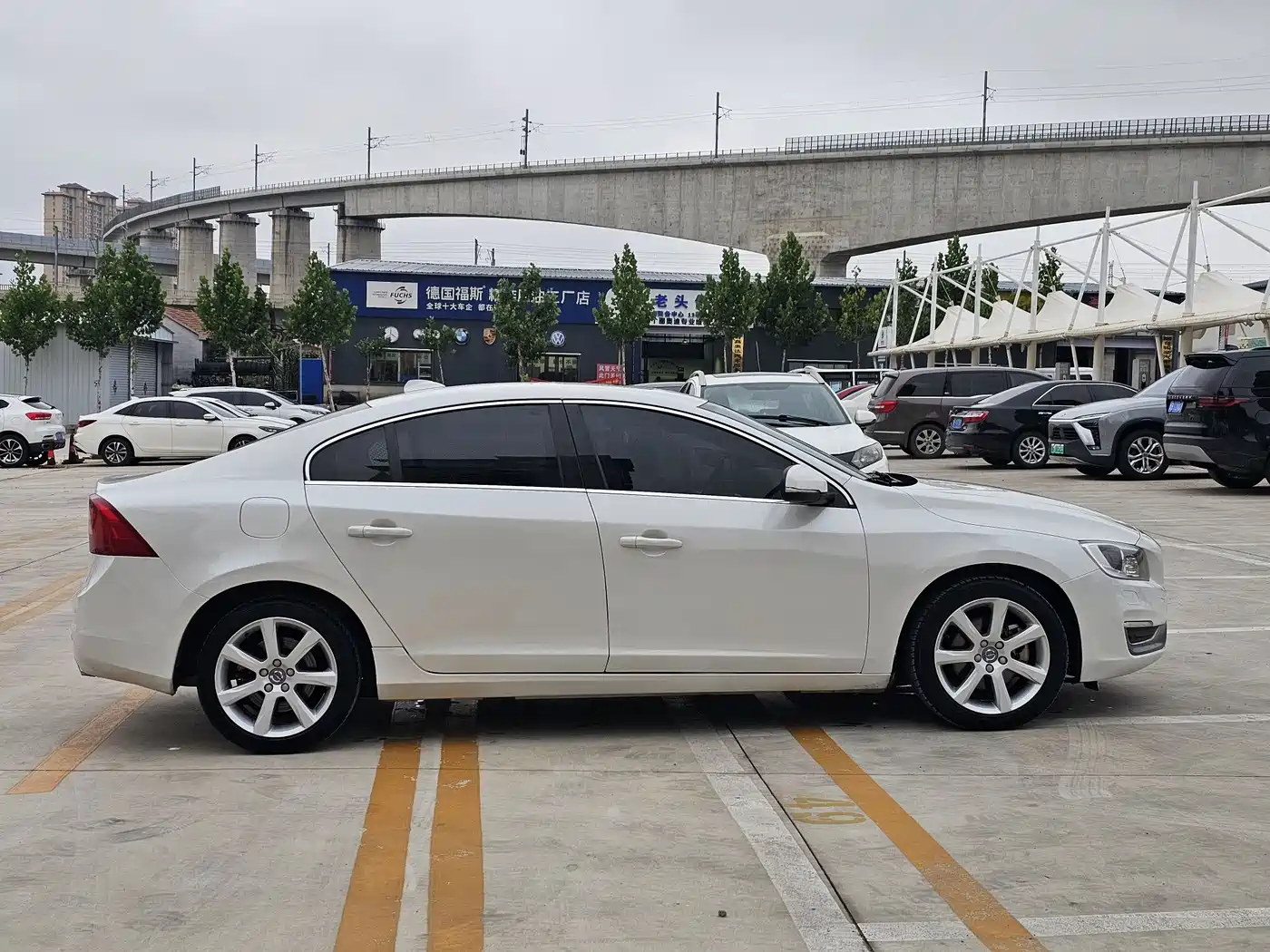 Фото 8 - Volvo S60