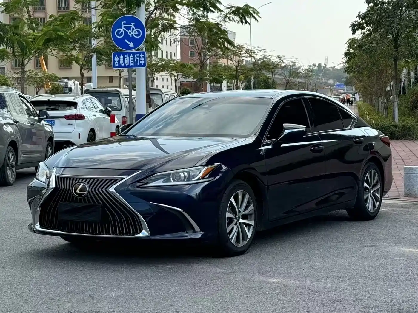 LEXUS ES
