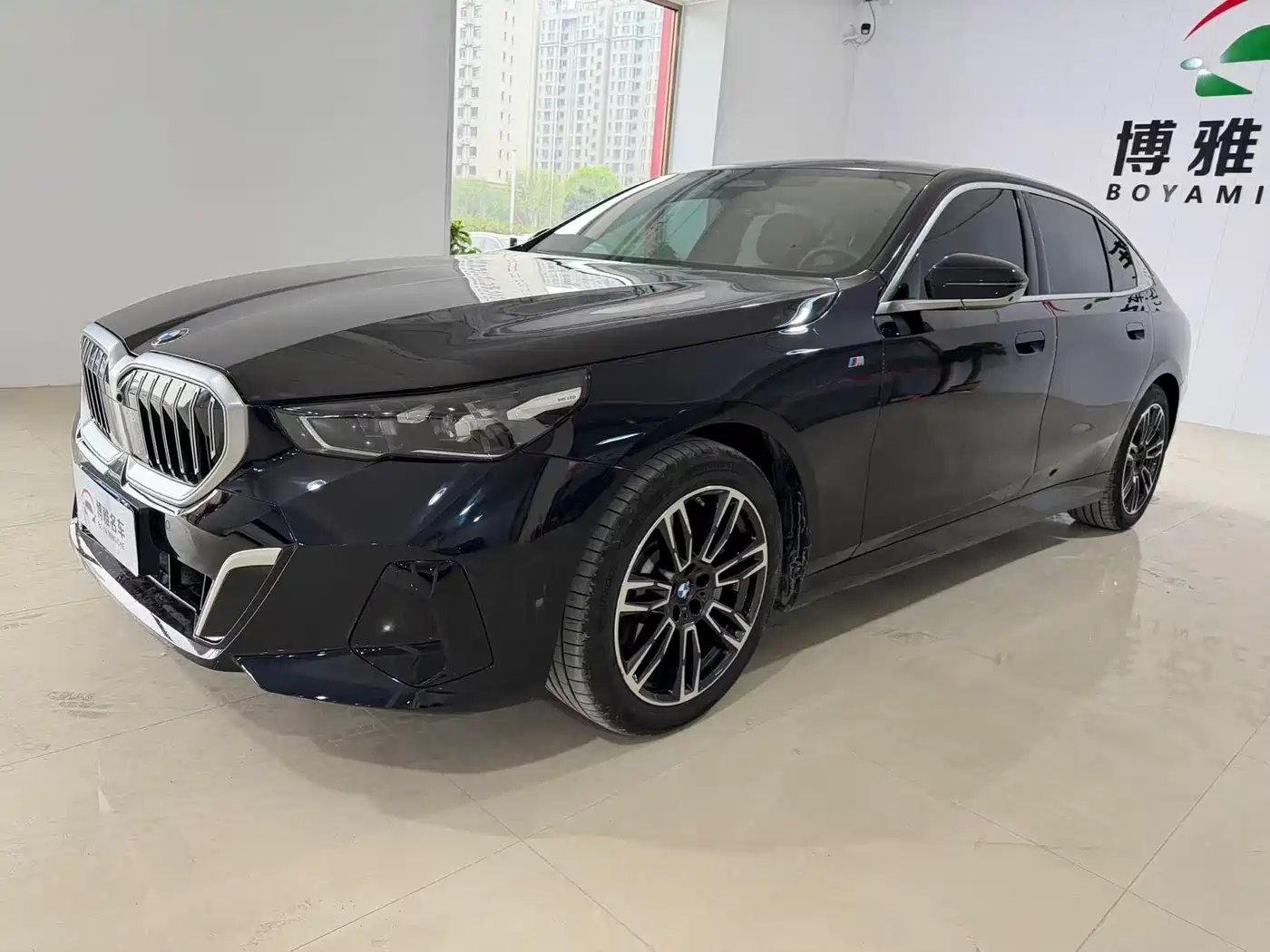 BMW 5 Series 2025 530Li xDrive M Sport Package фото 3