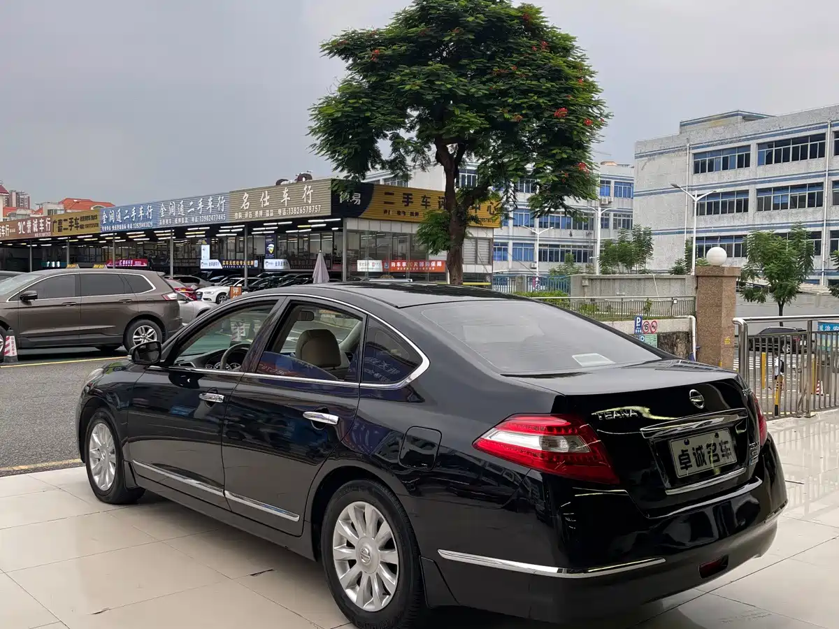 Фото 9 - Nissan Teana