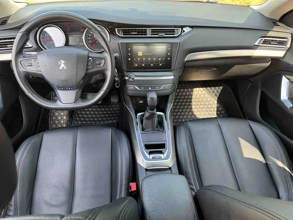Peugeot 408 2016 1.6T Automatic Luxury Edition фото 10