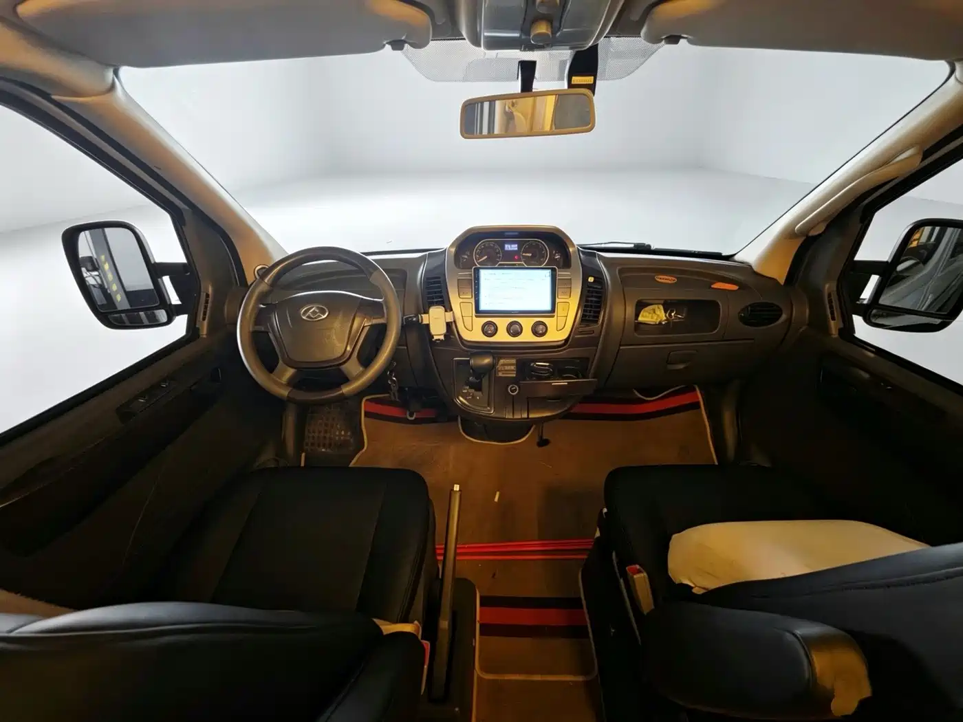 SAIC Maxus Xintu V80 2015 2016 2.5T AMT Aoyun Tong China IV Long Wheelbase High Roof 7-seater