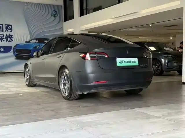 Photo 4 - Tesla Model 3